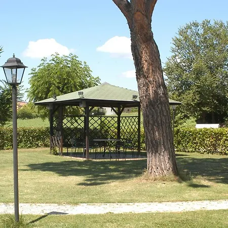 Hotel El Rancho 3*